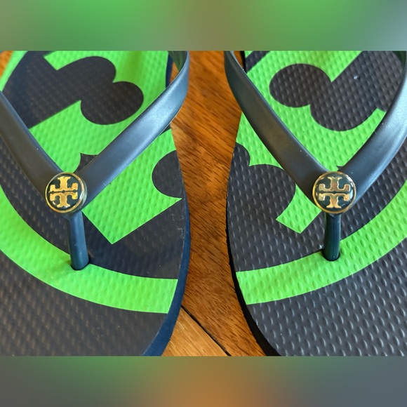 Tory Burch Emory Flip Flops - Like New ~ Tory Navy/Court Green~ Women's Size 10? - Picture 5 of 9